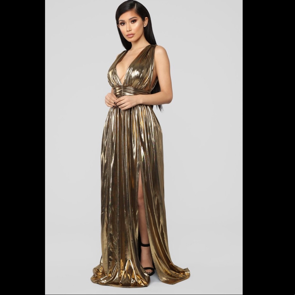 Fashion Nova I’m His Queen Maxi Dress